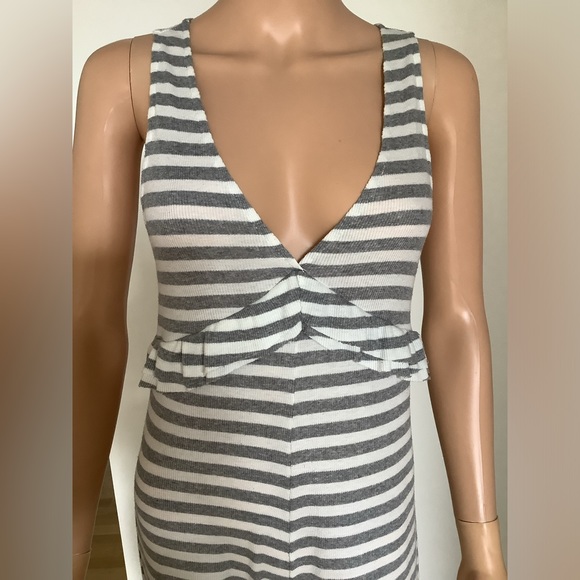 beautiful gray and beige jumpsuit - Picture 2 of 5